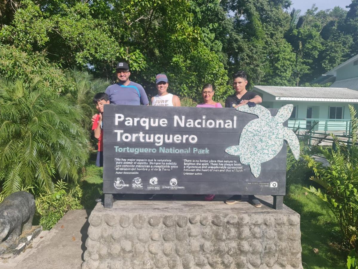 Cabinas El Muellecito Tortuguero Ngoại thất bức ảnh